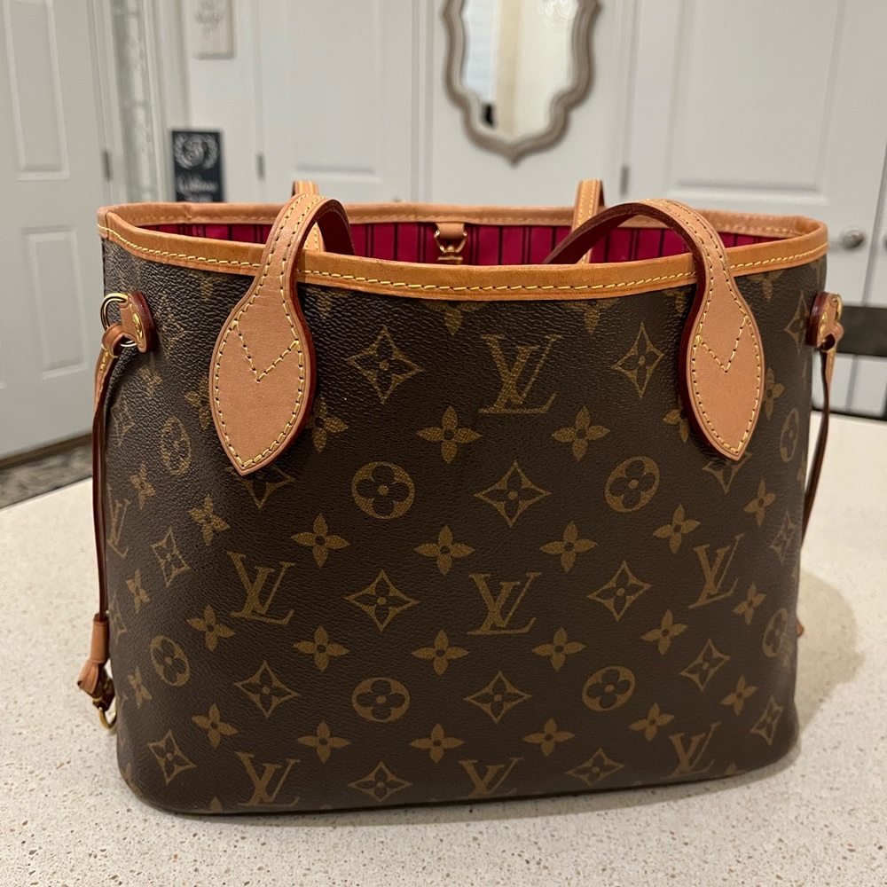Louis Vuitton Neverfull PM